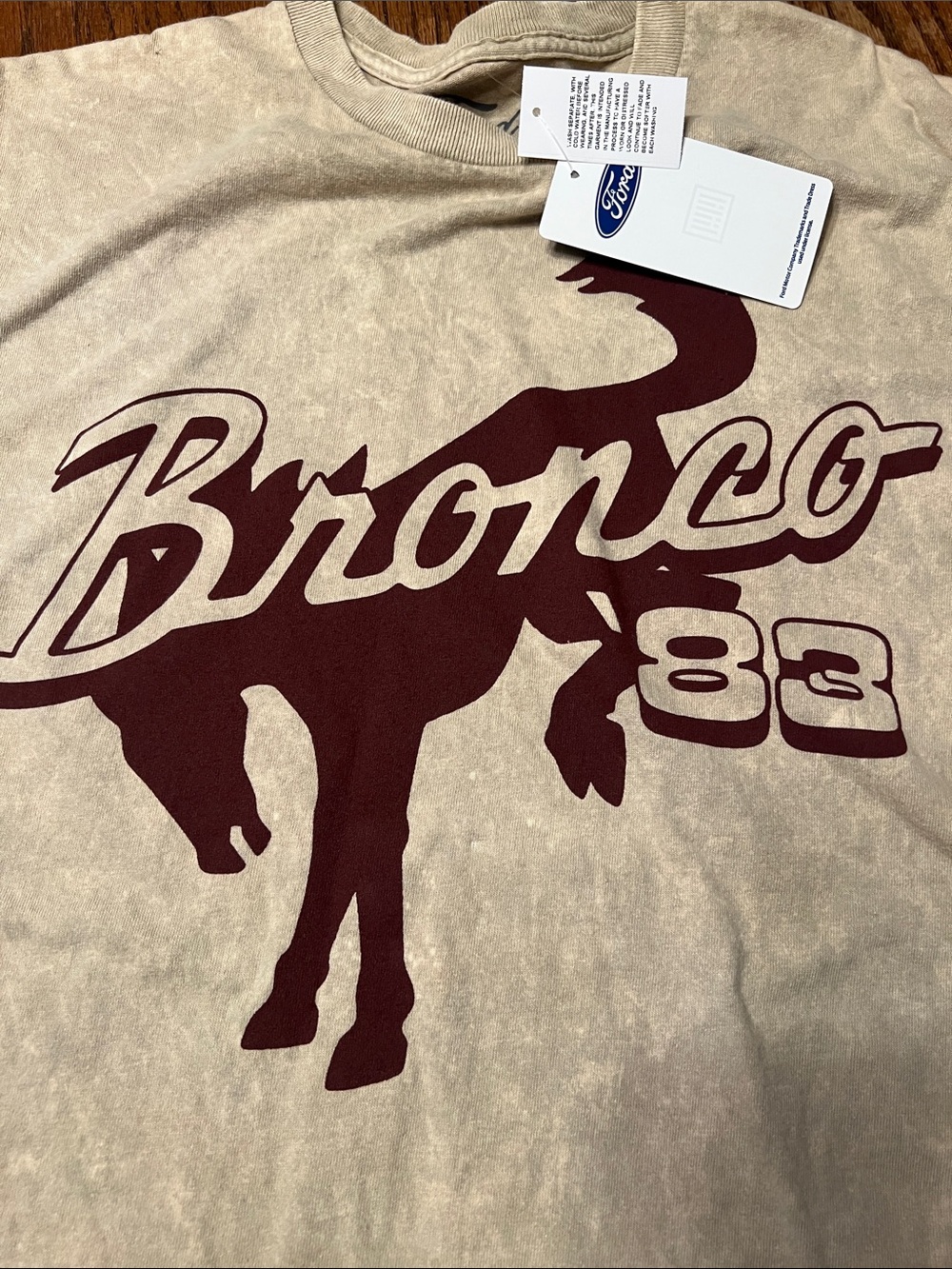 Ford Bronco '83 Short Sleeve Tee Mineral wash  with Maroon Graphic - Picture 4 of 6